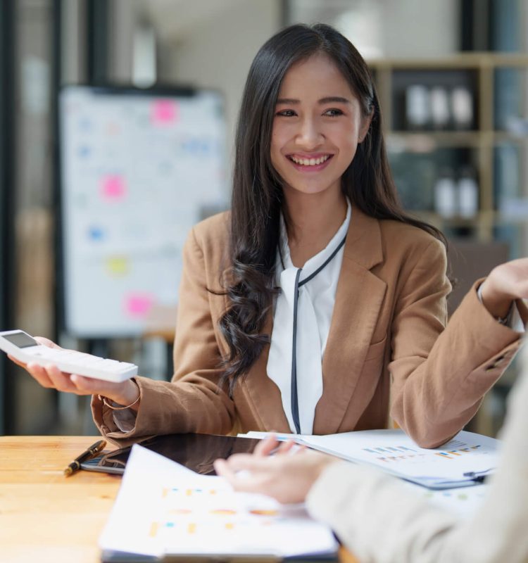 group-of-business-consultant-working-management-big-data-and-analyze-financial-document-of-company-qtk1nldkholxt3yfsiub5vedbx29k9jn44r2ezfydc